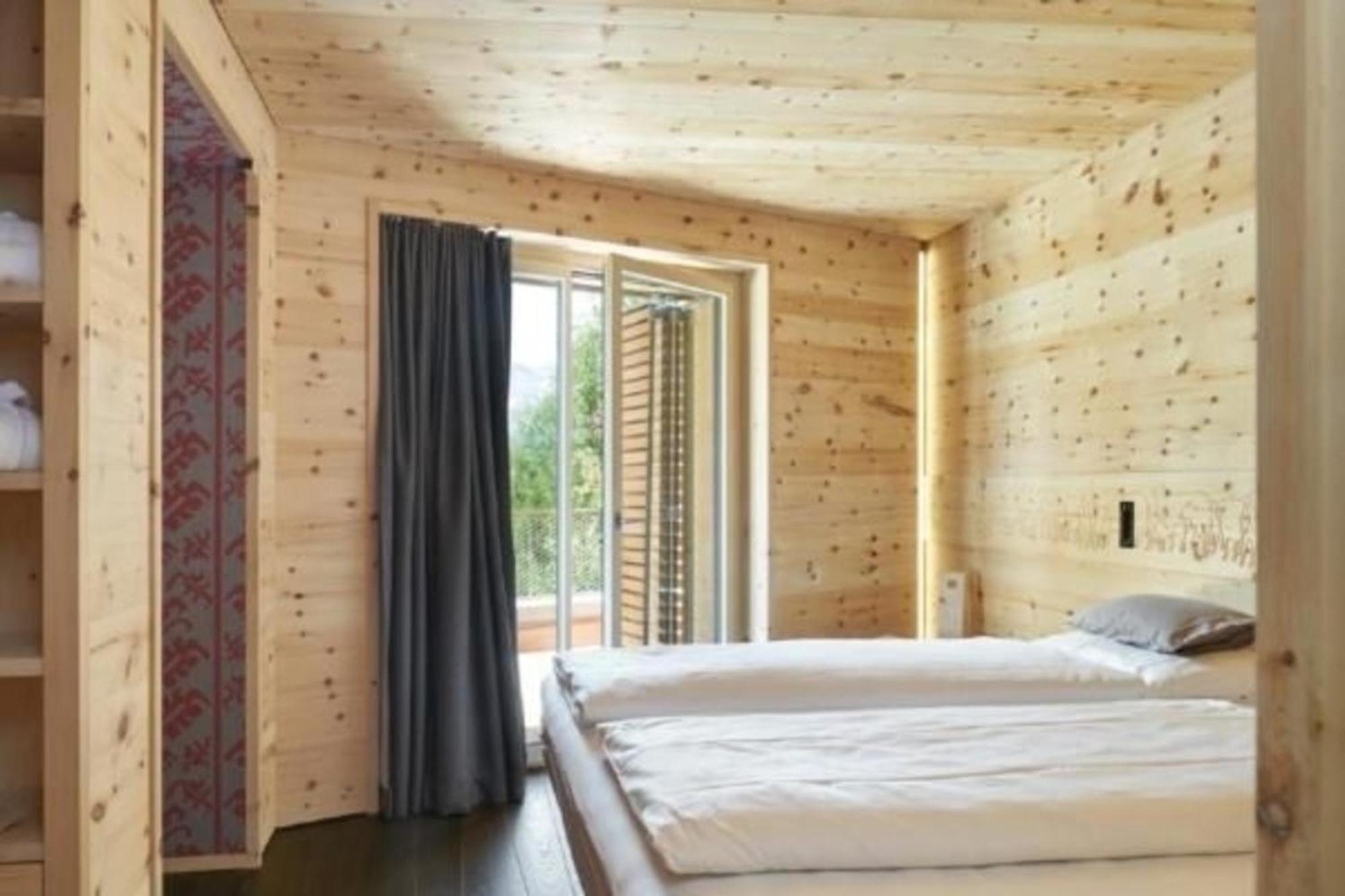 Alpine Lodge 2-Bett-Wohnung Chesa A La Punt "Bergbahnen All Inklusive" Im Sommer Pontresina Exterior photo