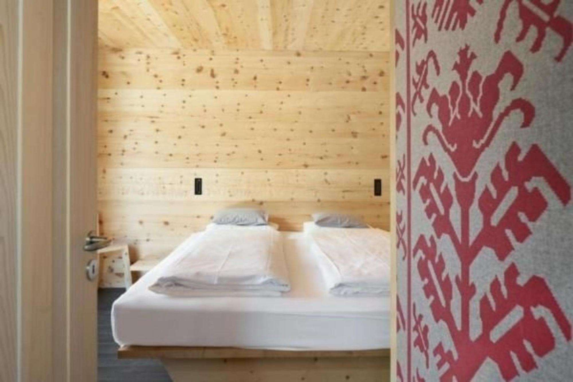 Alpine Lodge 2-Bett-Wohnung Chesa A La Punt "Bergbahnen All Inklusive" Im Sommer Pontresina Exterior photo